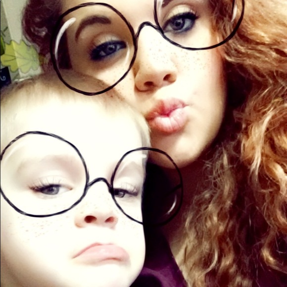 Meet your Posher, Alexis - Picture 1 of 1